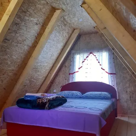 Vikendica S Bazenom Apartmán