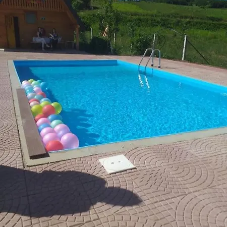 Apartmán Vikendica S Bazenom *