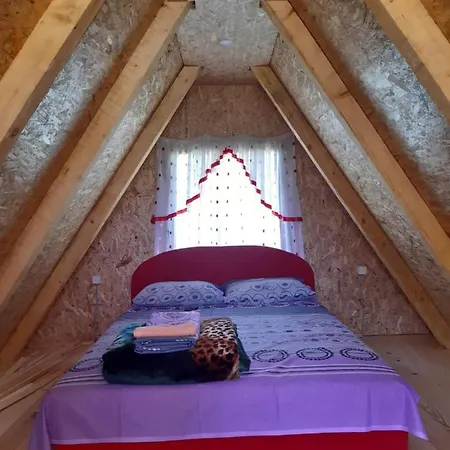 Vikendica S Bazenom Apartmán *